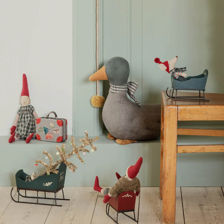 Wooden Sleigh for Mouse, Red