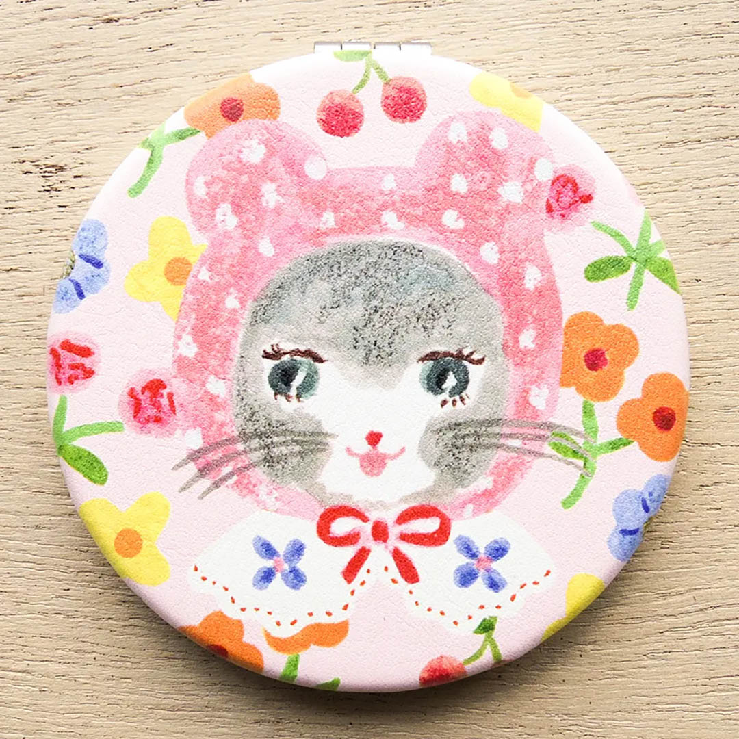 Aiko Fukawa Stationery: Niko Niko Compact Mirror