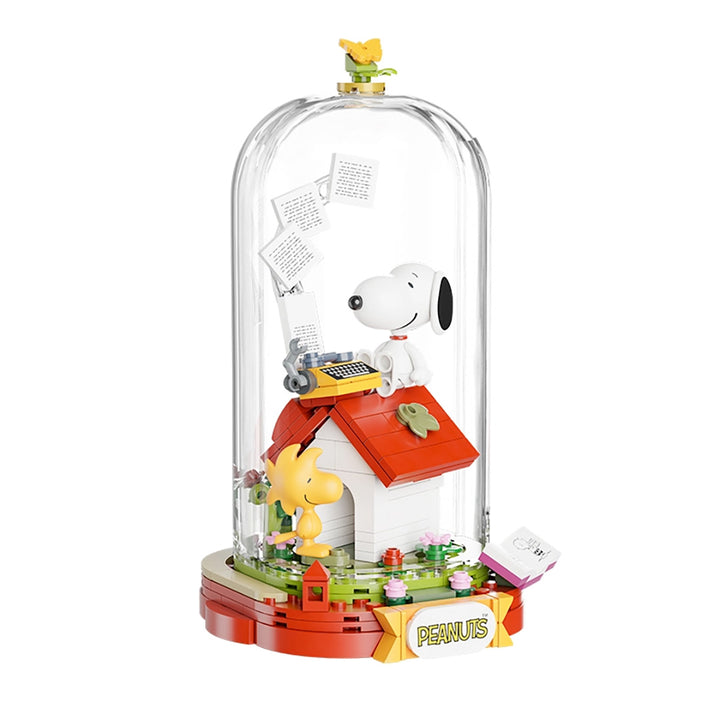Peanuts Snoopy Red House Daydreams Figurine