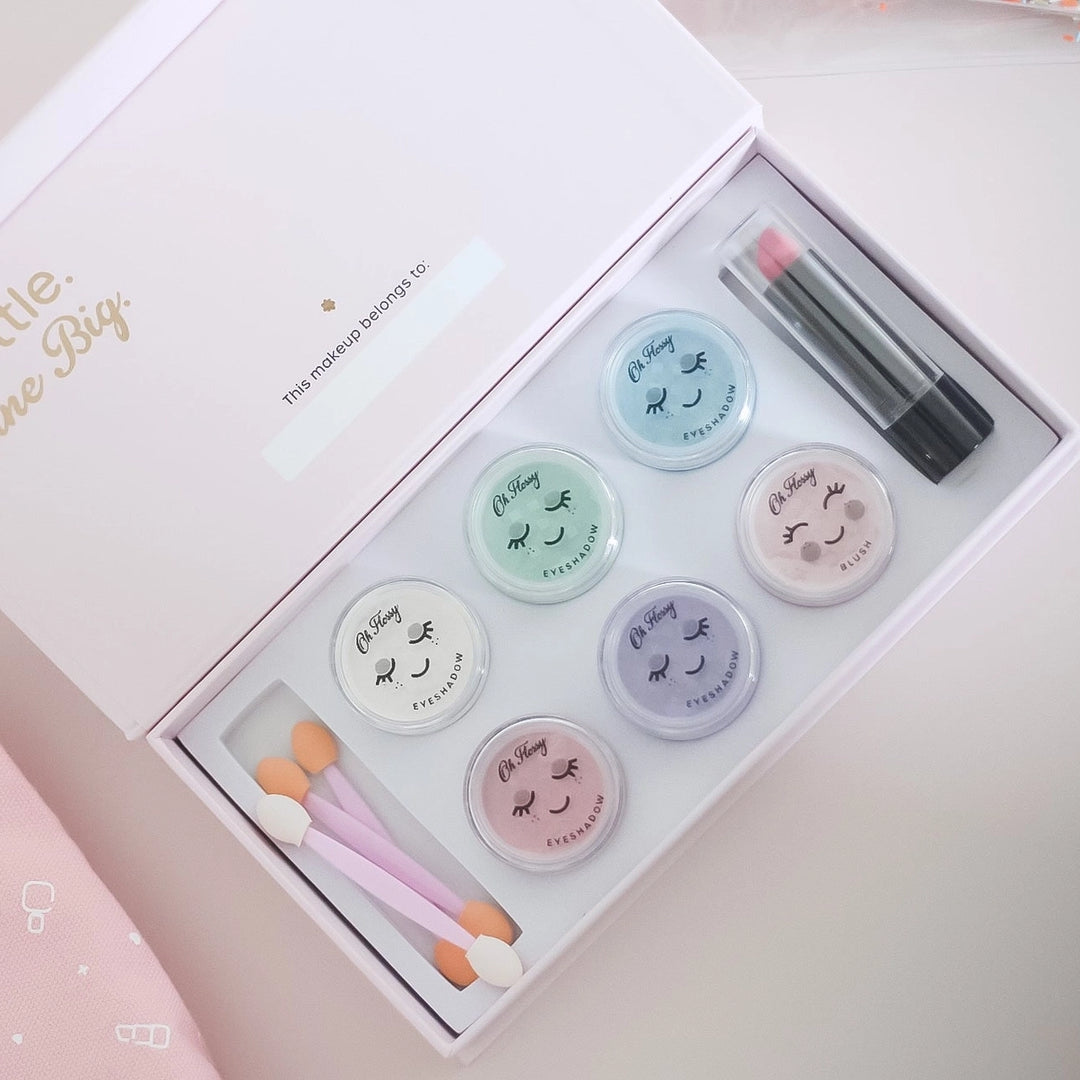 NEW Oh Flossy Deluxe Makeup Set - Soft Pink with Sparkles