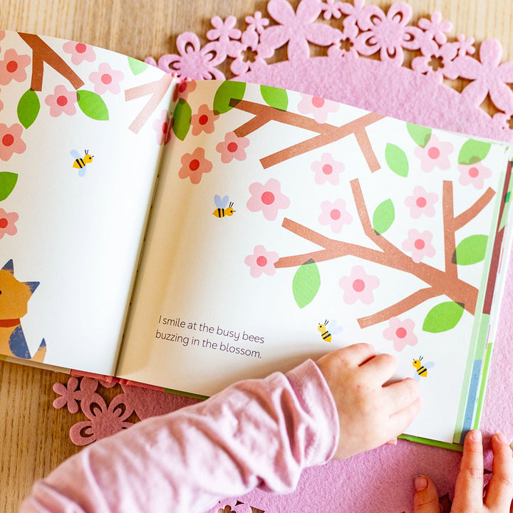 National Trust: When Spring Comes (My Favorite Seasons) Book