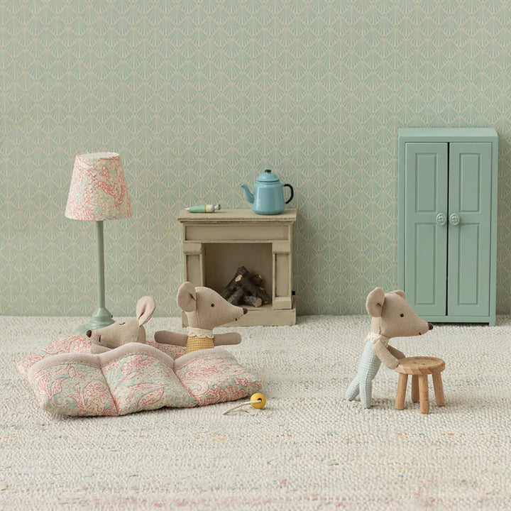 Triplets, Baby mice in matchbox - Checker