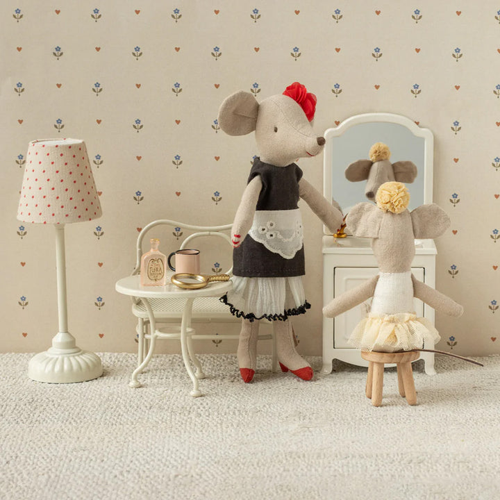Beautician mouse, Mum
