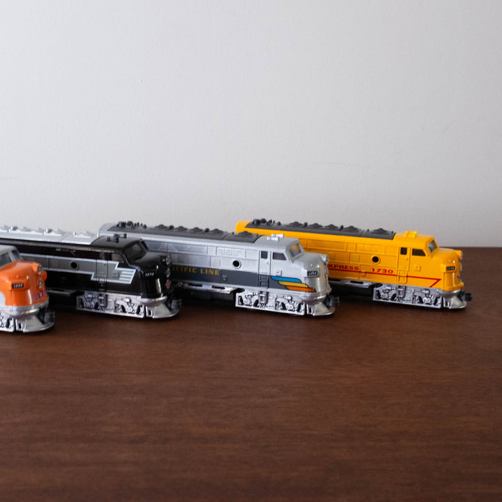 NEW Die Cast Metal Locomotive Train