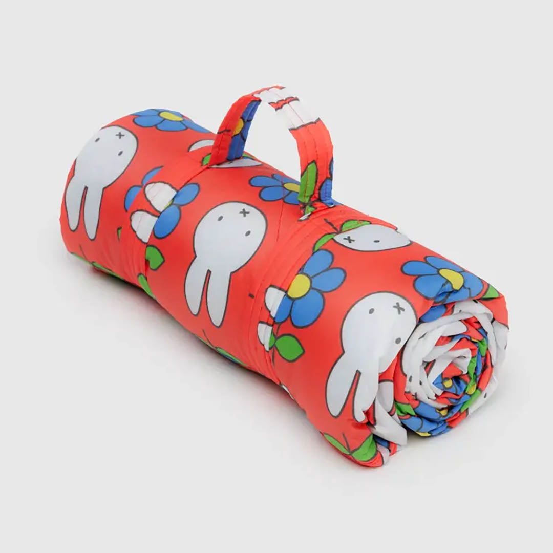 NEW Miffy x Baggu Flower Puffy Picnic Blanket