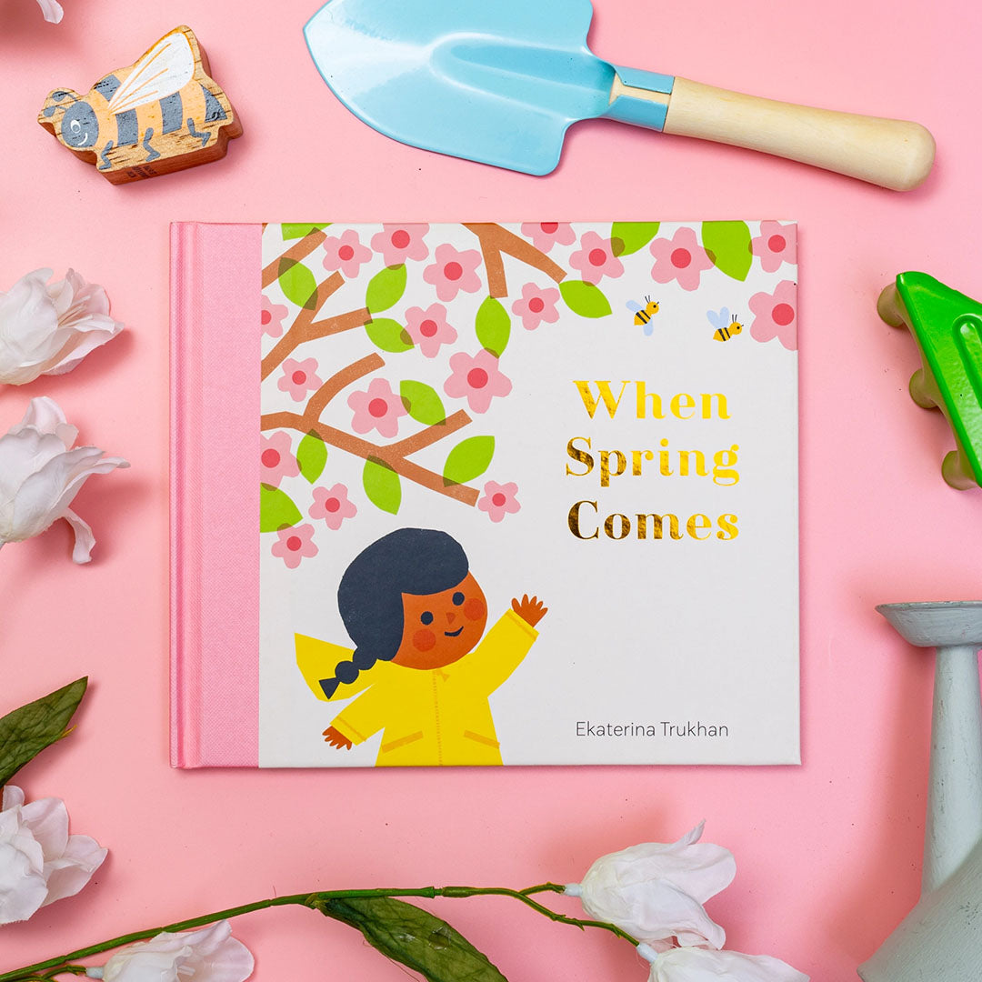 National Trust: When Spring Comes (My Favorite Seasons) Book