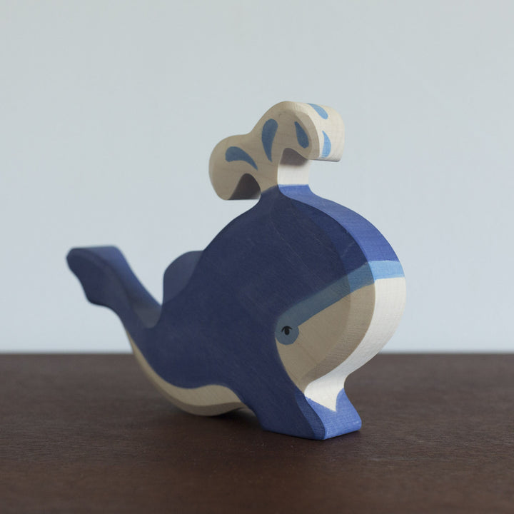 Holztiger Whale