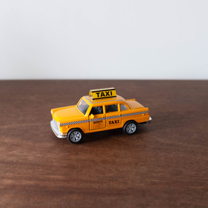 NEW Die Cast Metal Cars: Retro Yellow Taxi Cab with Light and Sound
